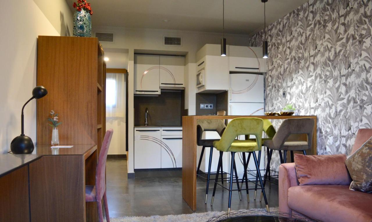 On Designed For Adults Appartement *